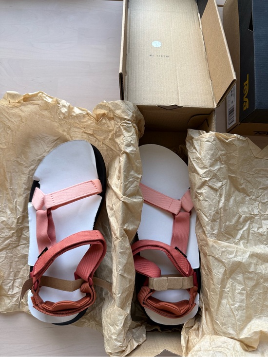 Teva Shoes - NWT Women's Hurricane XLT3 Sandal Size 9 - Sedona Multi